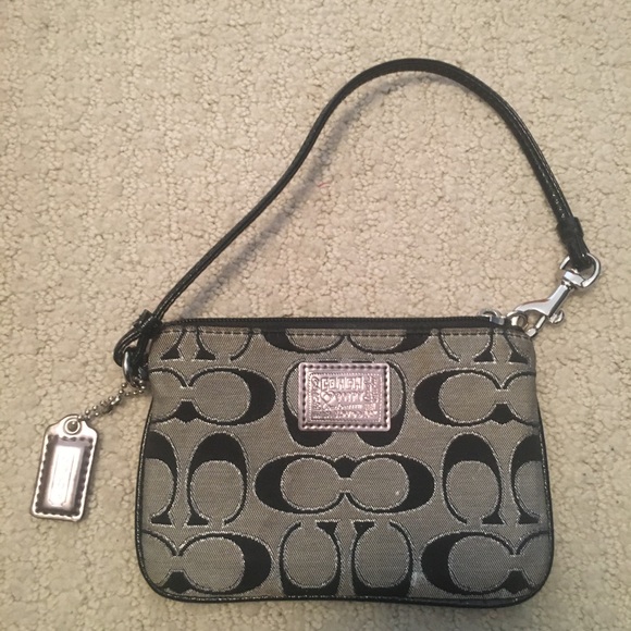 Coach Handbags - Host Pick 💕 AUTHENTIC Coach Wristlet Signature Canvas